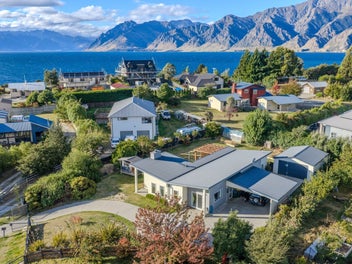 7 Ellie Place, Wanaka