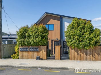 2/97 Whites Line East, Waiwhetū, Lower Hutt