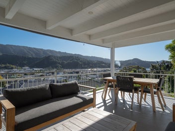 12A Broadway, Picton