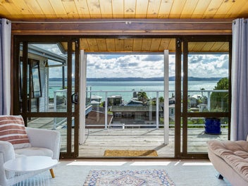 1/49 De Luen Avenue, Tindalls Beach, Whangaparaoa