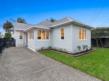 15 Alberta Street, Point Chevalier, Auckland