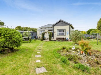 77 Ngatai Street, Manaia, Manaia