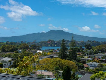 39B Forrest Hill Road, Milford, Auckland