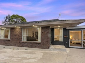 2/13 Lochinver Road, Papatoetoe, Auckland
