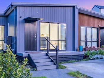 10 Pukanui Avenue, Totara Park, Auckland