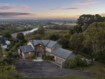 70 Waicola Drive, Fitzherbert, Palmerston North