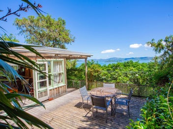 17 Mahina Road, Mahina Bay, Lower Hutt