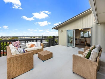 245 Sunset Road, Sunnynook, Auckland