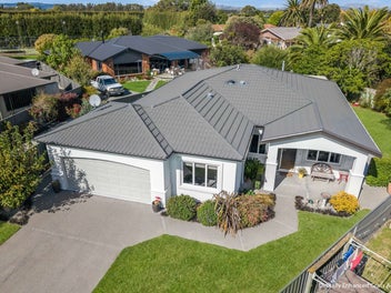 28 Delta Mews Place, Clive, Clive