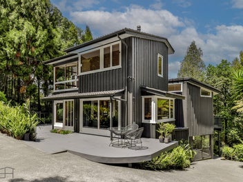 33 Kauri Loop Road, Oratia, Auckland