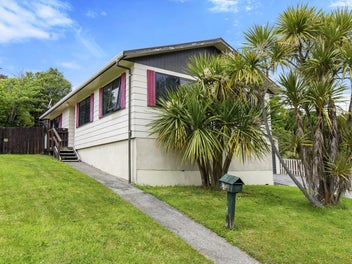 112 Norana Road, Timberlea, Upper Hutt