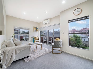 76N Edmonton Road, Henderson, Auckland