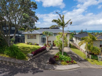 8 Kilduff Place, Mairangi Bay, Auckland