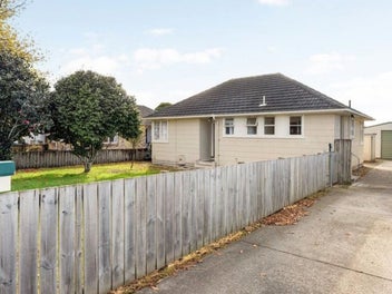 37 Montgomery Crescent, Bader, Hamilton