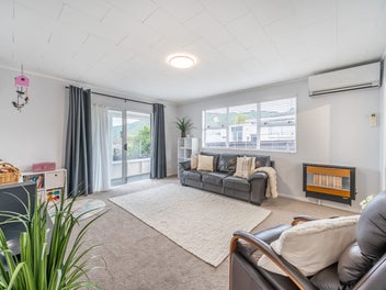 1/33 Roband Crescent, Brown Owl, Upper Hutt