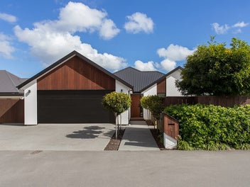 4 Caro Lane, Cracroft, Christchurch