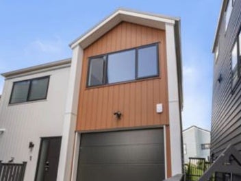 5C Woodhouse Place, West Harbour, Auckland