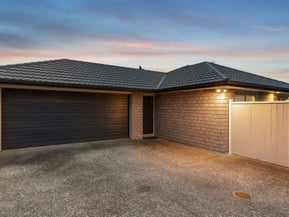 12A Kervil Avenue, Te Atatu Peninsula, Auckland