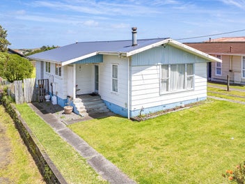 34 Ruapehu Street, Castlecliff, Whanganui