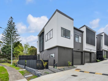 8/24 Great South Road, Manurewa, Auckland
