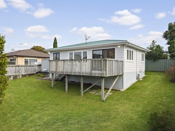 2/231 Birkdale Road, Birkdale, Auckland