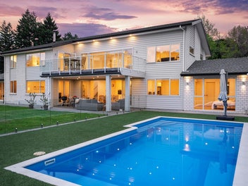 15 Nola Road, Oratia, Auckland