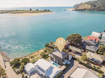 8A Beachville Road, Redcliffs, Christchurch