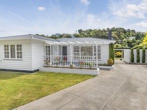 27 Cluny Road, Plimmerton, Porirua