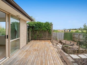 9 Raabia Close, Parakai, Helensville