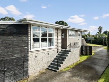 53 Cliff View Drive, Green Bay, Auckland