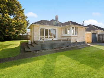2 Kenney Crescent, Fairfield, Hamilton
