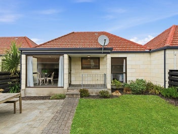 2/4 Broadbent Street, Riccarton, Christchurch