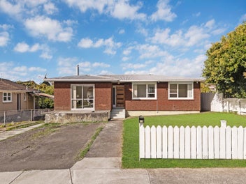 11 Emerson Road, Clover Park, Auckland