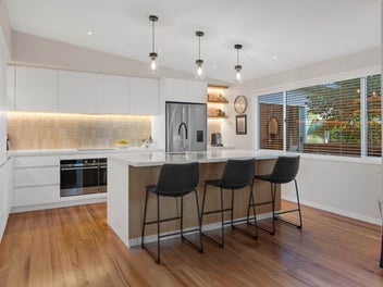 12 Luplau Crescent, Cockle Bay, Auckland