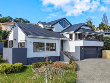 6 Tenbless Court, Unsworth Heights, Auckland