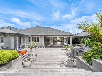 100 Beach Road, Mellons Bay, Auckland