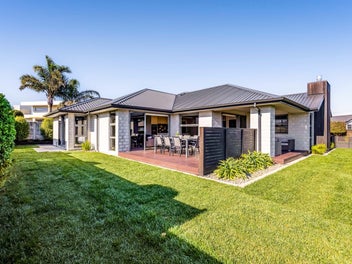 52 Links Drive, Waiwhakaiho, New Plymouth