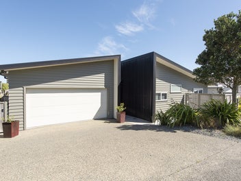 31 Lacebark Lane, Woodridge, Wellington