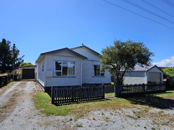 77 Stratford Road, Arnold Valley