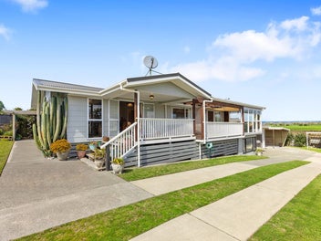 184 Pukehina Parade, Te Puke