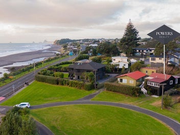 26 Tasman Parade, Oakura