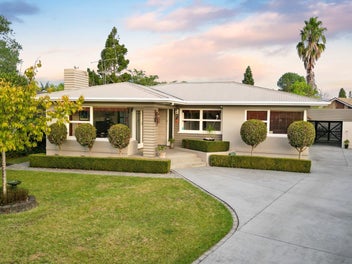 6 Tudor Crescent, Chedworth, Hamilton