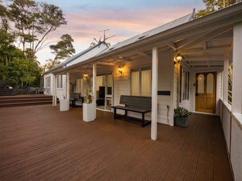 7E Fernwood Grove, Bayview, Auckland