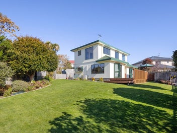 5 Ridley Green, Churton Park, Wellington