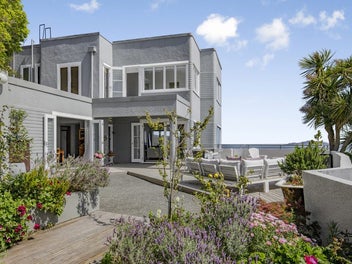 1/58 Ferry Road, Days Bay, Lower Hutt