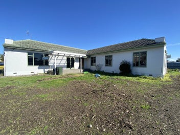 103 Canning Road, Camberley, Hastings