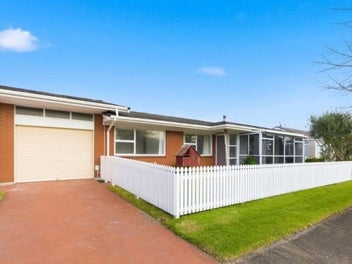 4 Tupaea Place, Otumoetai, Tauranga