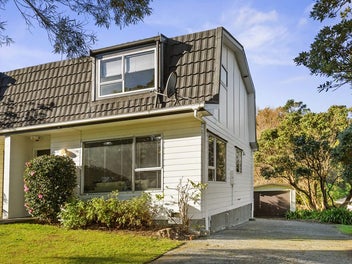 2/200 Dowse DR, Maungaraki, Lower Hutt