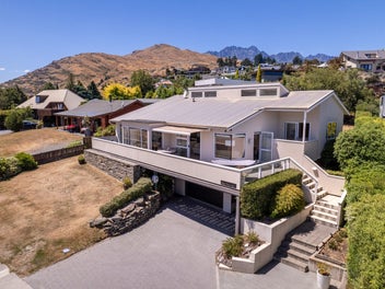 446 Peninsula Road, Kelvin Heights, Queenstown