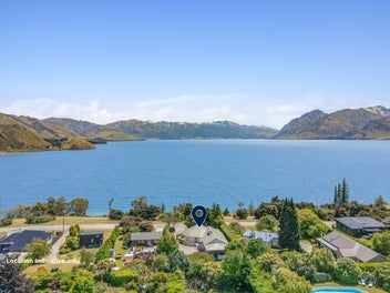 28 Flora Dora Parade, Wanaka